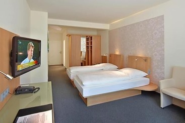 Отель Thöles Am Allerpark Verden