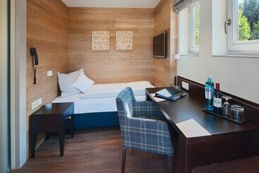 Gut Heckenhof Hotel & Golfresort An Der Sieg Gmbh & Co. Kg