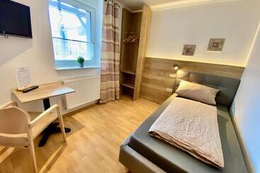 酒店 Almehof Thone