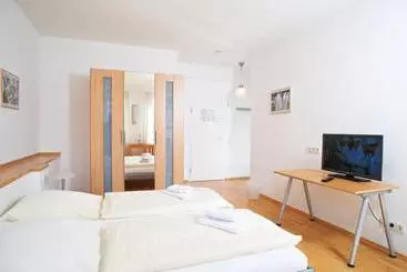 Majatalo Gir Keller Gästehaus