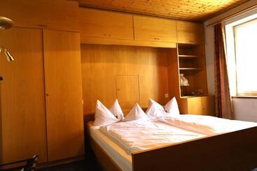 Pensão Gasthof Zur Post