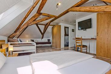 Pensão Landgasthaus Kreuz Beim Tom