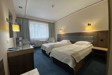 هتل Ambasador Chojny