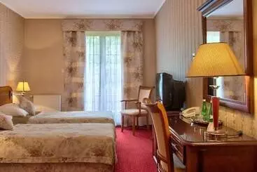 酒店 Dworek Tryumf