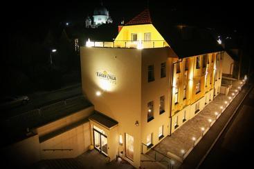 ホテル Kaiservilla