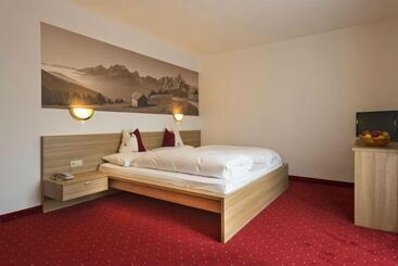 בית מלון כפרי Laurin