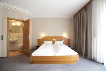 Hotel Neumaiers Hirsch Gasthof Und Land