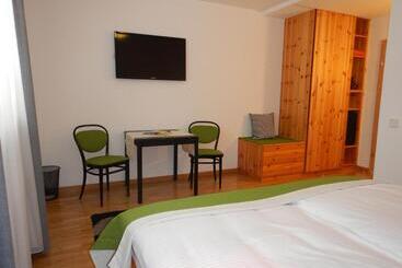 Landhaus Kügler Eppich, Kuep Kg