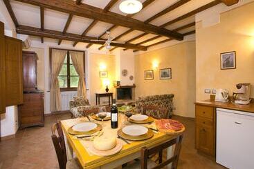 별장 Nice Apartment In Lucignano With Shared Pool