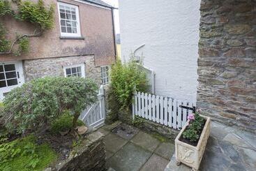 کلبه 11 Robinsons Row