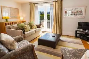 Mökkimajoitus 4 Dart Marina