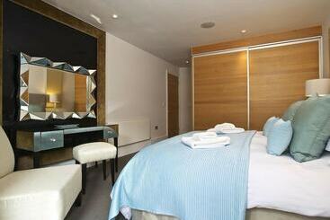 Hus på landet 32 Dart Marina