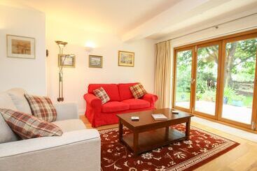 별장 5 Burford Mews