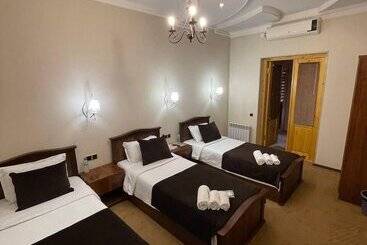 Pensão S E A S O N S