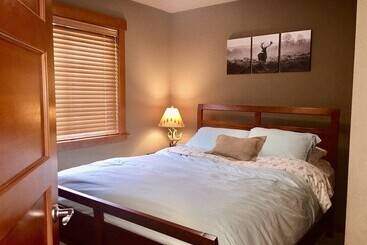 کلبه River Rock Mountain Cabin