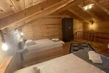 Vakantiehuisje Hira Bungalov