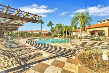 Mökkimajoitus Aviana Pet Friendly 4bd/3ba Pool Home #4av242
