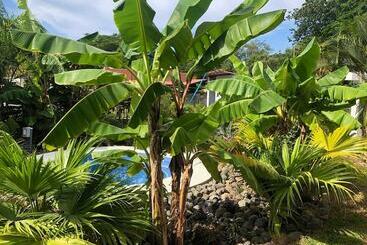 هتل Good Life Lodge