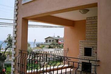 ホテル Koza Yali Apart