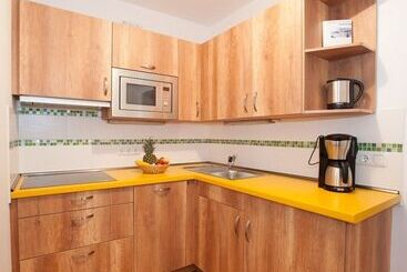 בית מלון כפרי Apart Pension Vita Stafnensis