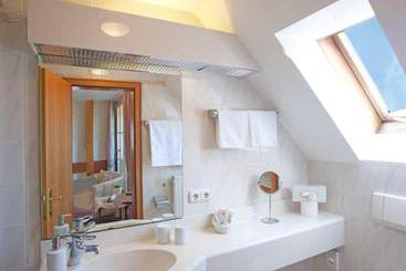 Отель Garni Am Lindenplatz