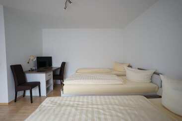 ホテル Sauer Garni