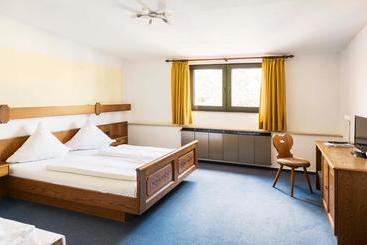 ペンション Brauereigasthof Und Schmucker