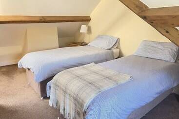 بيت ريفى The Coach House