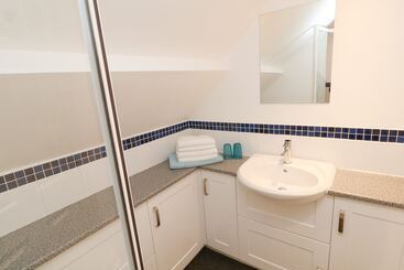 קוטג'' Old Queen's Head