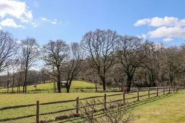 Mökkimajoitus Woodmancote Lodge