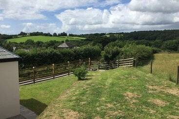 茅舍 Downicary Chapel Stable