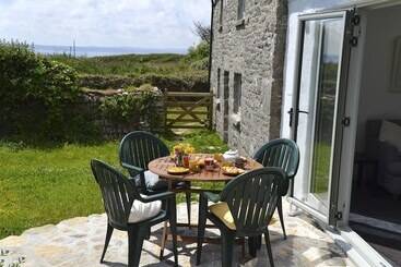 Сельский дом The Studio