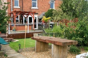 302 Over Lane Cottage