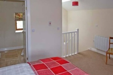 茅舍 Hollins Wood Bothy