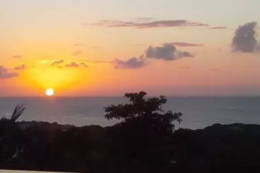 تختخواب و صبحانه West End Breeze