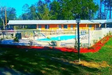 Motelli Country Inn Llc