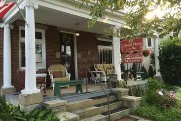 Aamiaismajoitus (B&B) Colonial House On Main