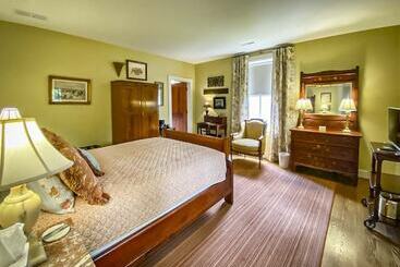 مبيت وإفطار Central