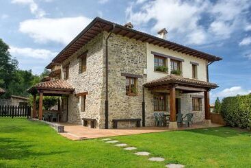 هتل Apartamentos Llugarón