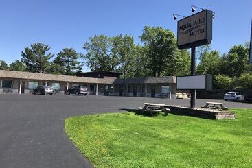 Motell Aqua Aire Inn & Suites