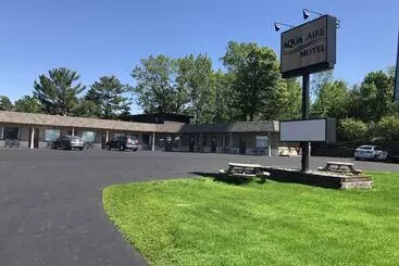 モーテル Aqua Aire Inn & Suites