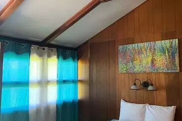 モーテル Coppermine Lodge