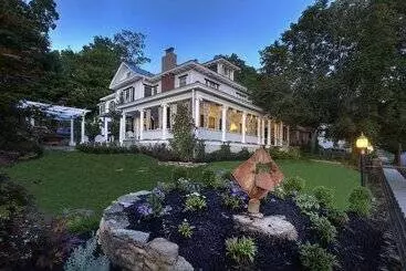 ベッドアンドブレックファースト Bluefield Inn