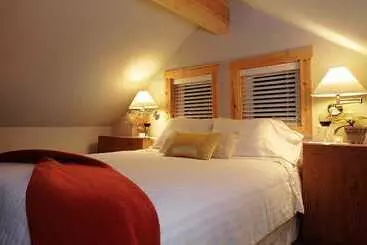 Majatalo Skiff Point Guest House