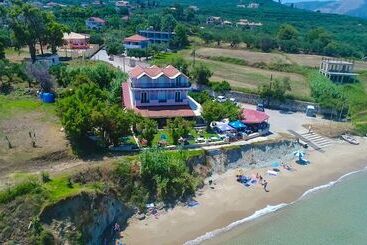 هتل آپارتمان Psarou Studios