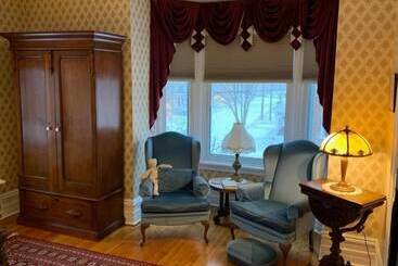 צימר The Colonel's Inn