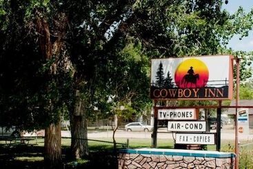 מוטל Cowboy Inn