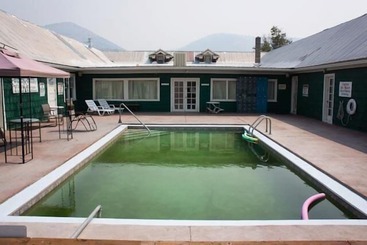모텔 Hunters Hot Springs Resort