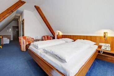 Hotel Bauer Großbettlingen