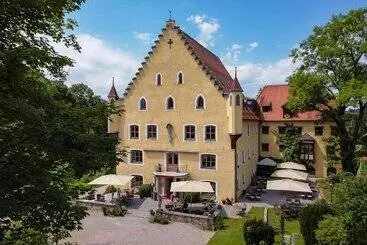 Отель Schloss Zu Hopferau